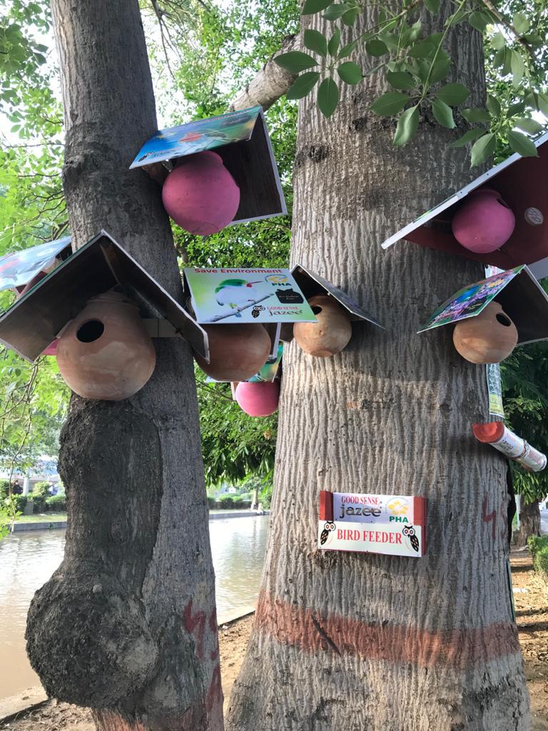 JAZEE BIRD HOUSE (Wooden Hut with Clay Pot)